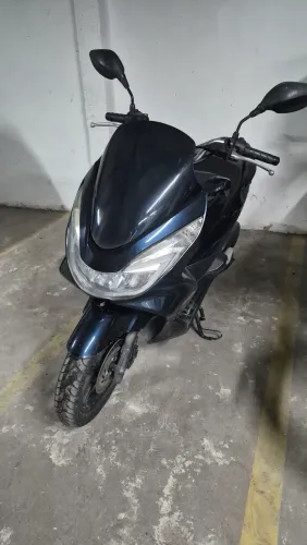Pcx 2018 bem conservada