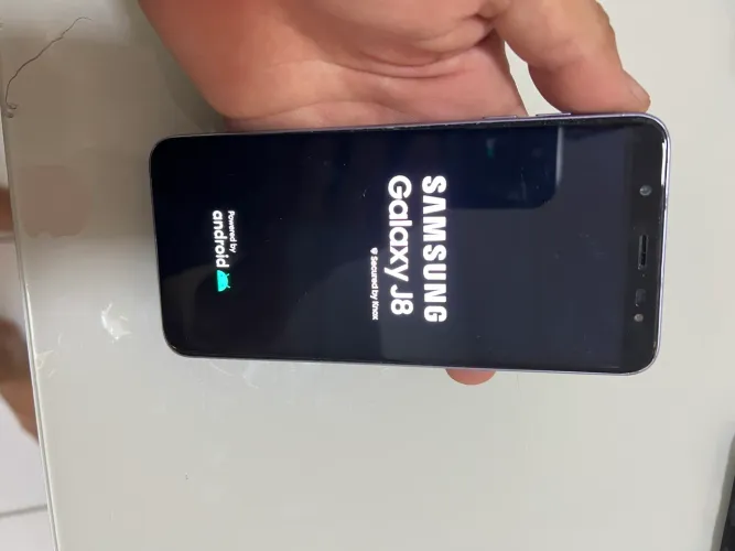 Samsung j8 32g novo
