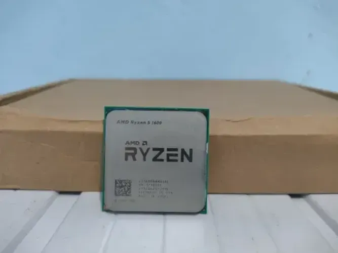 Processador AMD Ryzen 5 1600 6 Núcleos AM4