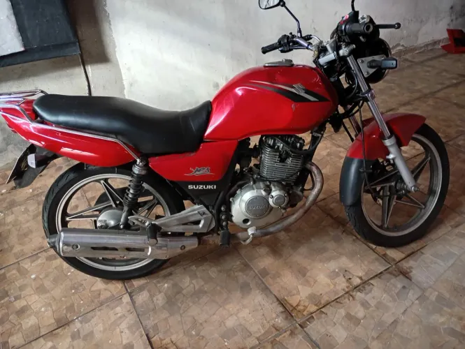 SUZUKI YES 2010/2011