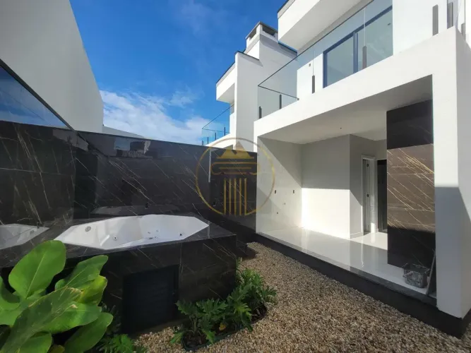 Sobrado a venda com 02 suítes e 01 banheiro em Tijucas-SC