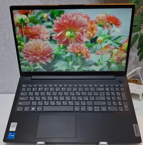 Notebook Lenovo processador i5 12 geração Memória ram 8 giga SSD 256 gb Bateria boa