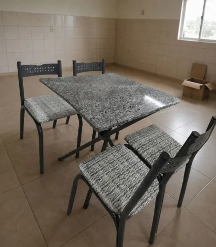 Mesa Com 4 Cadeiras