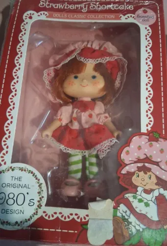 Boneca moranguinho d agostini