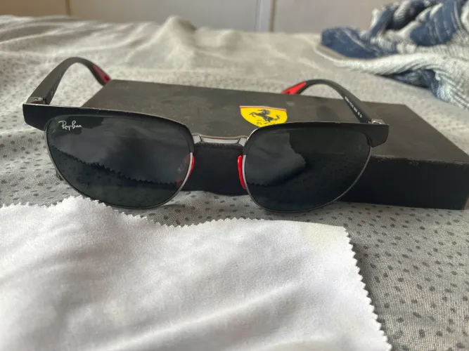 Vendo óculos ray-ban coleção scuderia ferrari(RB3698m)