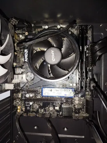 Vendo placa mãe A520m usada com defeito para conserto