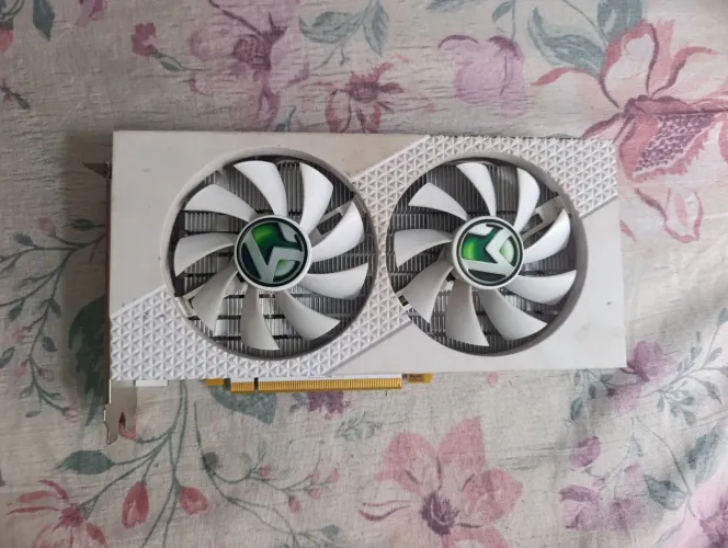 Placa de vídeo force RX 580 8gb em estado de novo 
