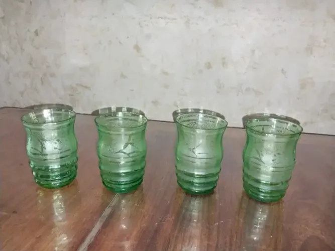 Copos vintage em Vidro Acidado Verde