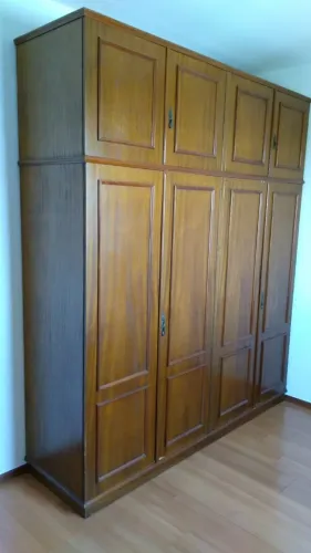 Armário em Cerejeira 4 portas e Maleiro