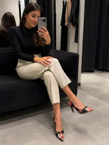 Scarpin Preto Floral Quinta Valentina ? Tamanho 34