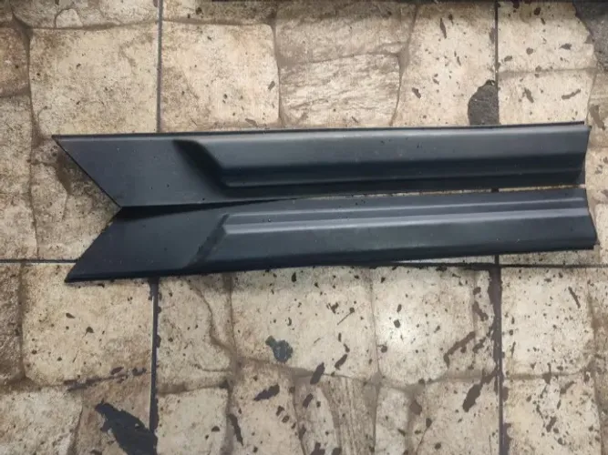 Acabamentos Superior Das Laterais Traseiras Vw Passat 1986
