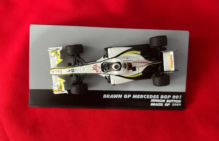 Brawn GP Mercedes 001 Lendas do Automobilismo Jenson Button 1/43
