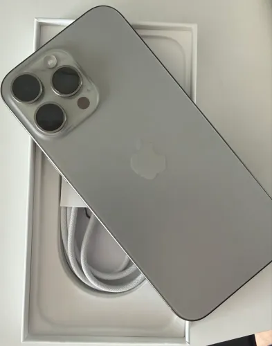 iPhone 16 Pro Max - 512 Gb - Impecável