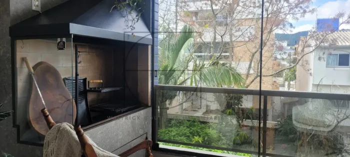Apartamento à venda em Jurerê, Florianópolis
