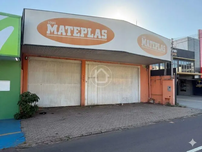 IMÓVEL COMERCIAL EM ÓTIMA LOCALIZAÇÃO