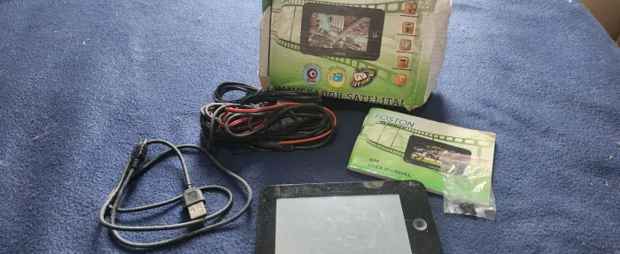 GPS Foston FS 483DCV com câmera e manu funciona apenas com a fonte ligada