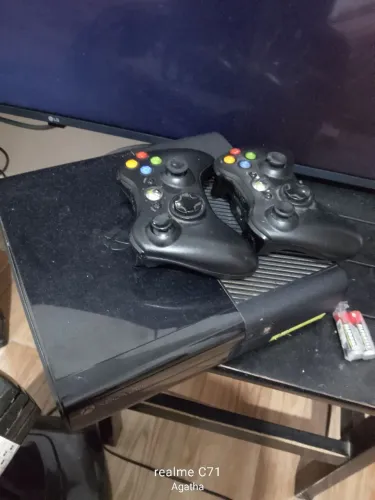 Vendo axbox travado 360 ou troco por outro destravar valor no Pix 300 reais