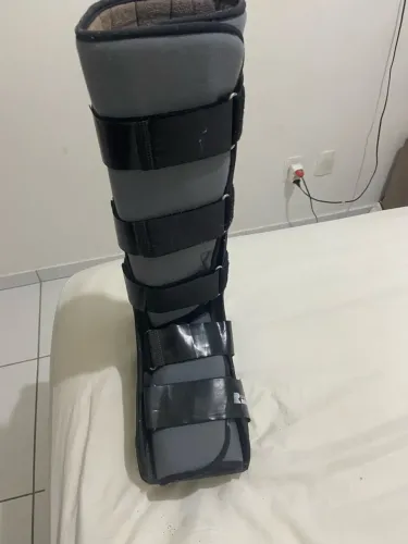 Vende-se bota ortopédica 160