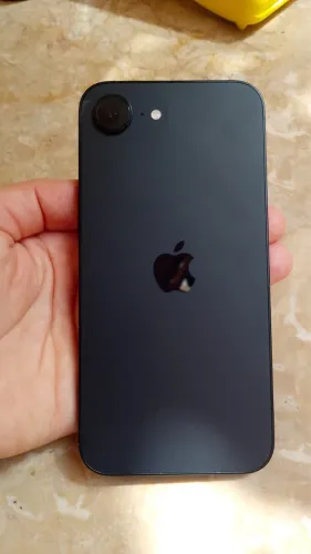 iPhone 16e