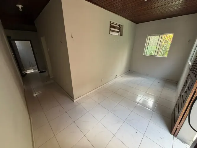 Casa térrea TIPO kitnet com sala, 1 quarto, copa/cozinha e banheiro social - Nazaré - Belé