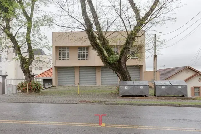 LInda Loja Comercial para Locação - Bairro Bacacheri