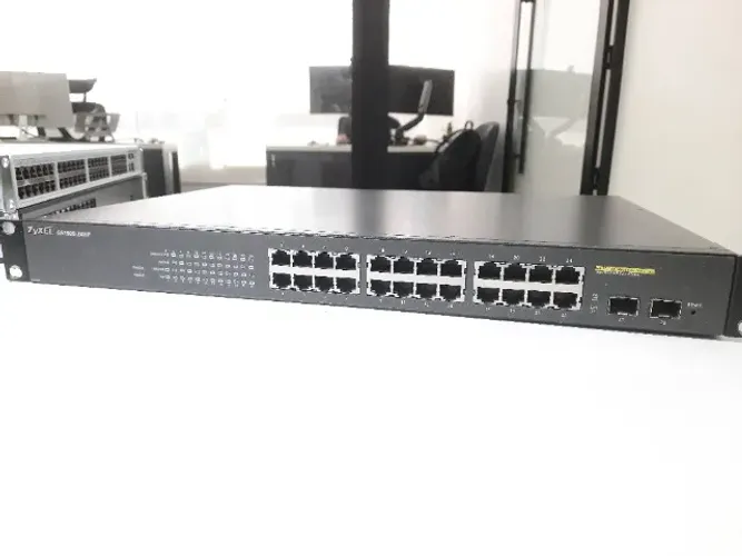 Switch Zyxel GS1900-24HP - 24 Portas Gigabit PoE+ (170W)