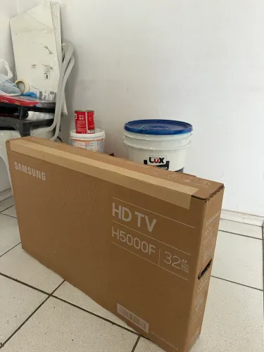 VENDO TELEVISÃO LACRADA! OPORTUNIDADE!!