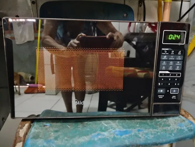 Microonda de 20 l pega tudo esquenta muito bem