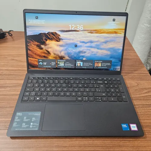 Dell Inspiron 15 3530 Intel Core 3-100U 8GB 512GB Tela 15,6 Full HD WVA 120 Hz