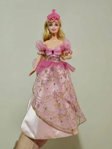 Boneca Barbie Corinne Três Mosqueteiras