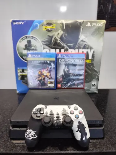 Playstation 4 slim 500 gigas 2 jogos 1 controle, perfeito estado e funcionamento