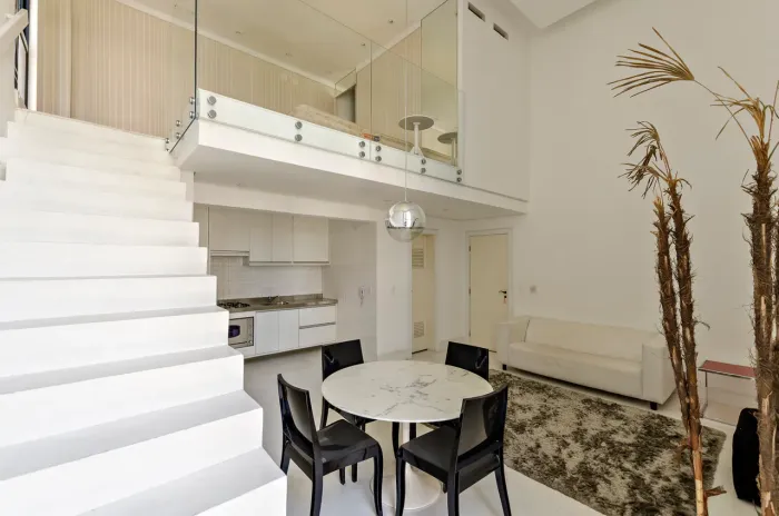 Loft mobiliado com 1 vaga de garagem no Bigorrilho  Rua Padre Anchieta