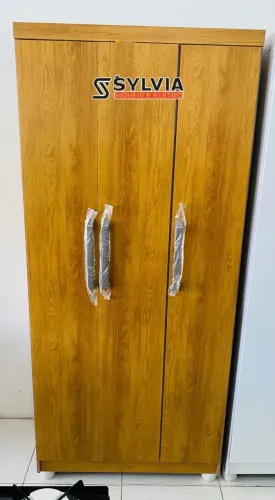Roupeiro 3 portas e 2 gavetas