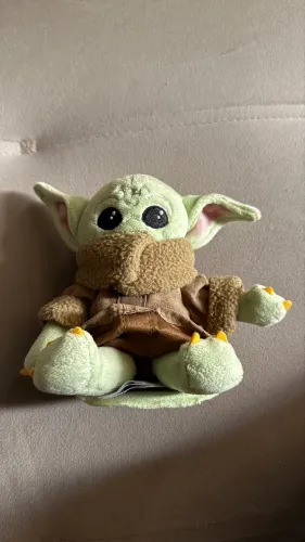 Grogu / Baby Yoda de ombro que fala original da Disney