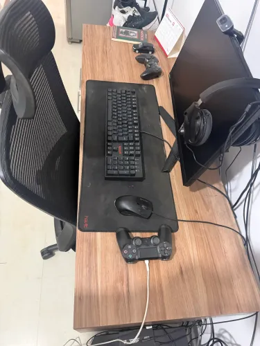 Mesa para computador com gaveta