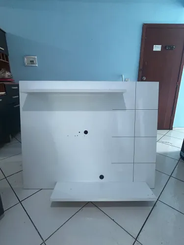 Painel de TV Branco com Prateleira - Bom Estado