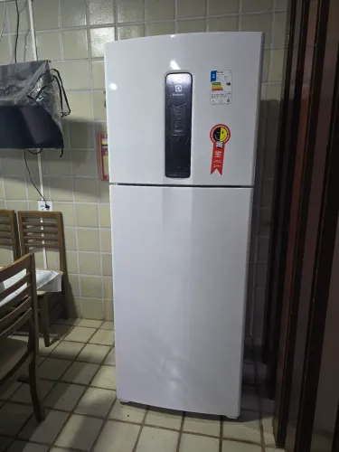 Geladeira Electrolux 480L motor inverter