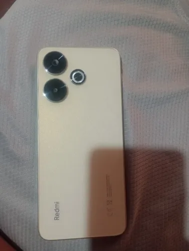 Vendo um celular seminovo