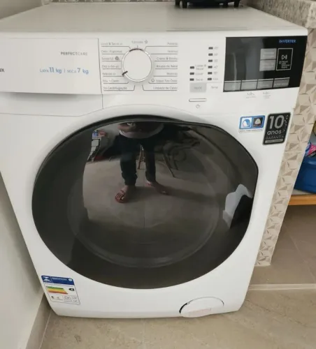 Lava e seca Electrolux LSP11