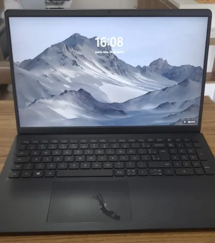 Notebook Dell Inspiron 15 3511 com 12GB de memória RAM e 120 GB de armazenamento SSD