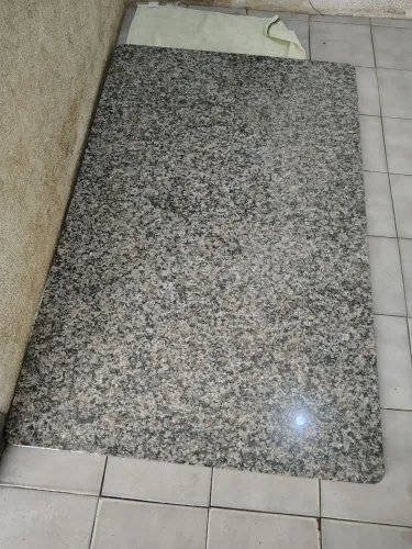Tampo de granito