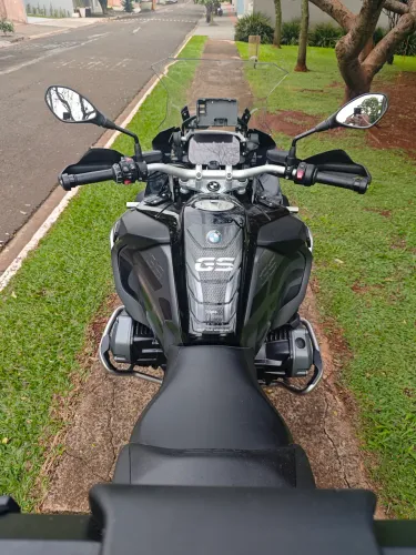 BMW triplo black