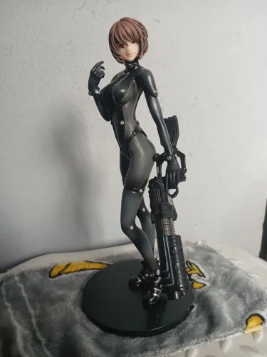 Anzu Yamasaki mangá Gantz versão com arma