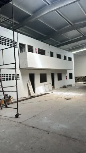 ALUGA-SE GALPÃO 350M2 | EXCELENTE LOCALIZAÇÃO | IDEAL PARA EMPRESAS, DEPÓSITOS E LOGÍSTICA