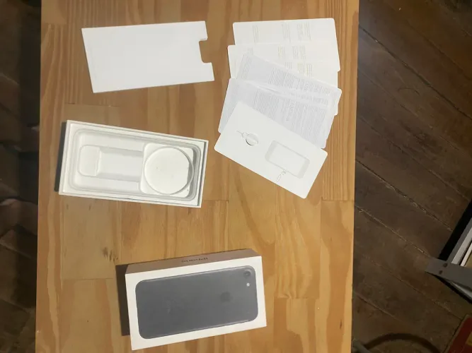 Caixa iPhone 7 32gb