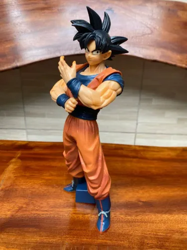 Action Figure Dragon Ball - Goku 28cm Com Traje Saga Majin Boo