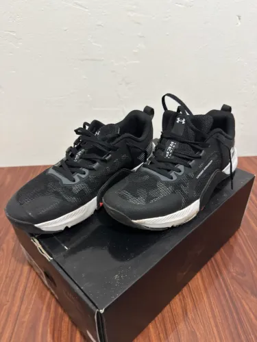 Tênis Under Armour Tribase preto TAM 41 