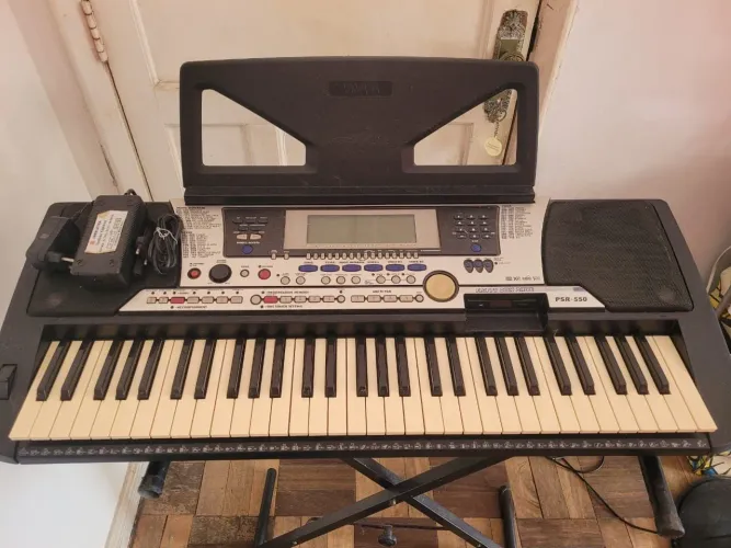 Teclado Yamaha PSR-550