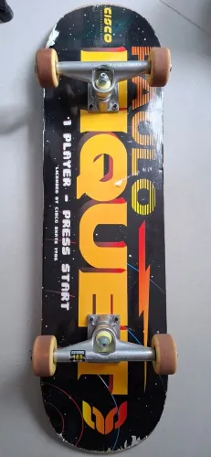 Skate shape Cisco 8,5", rodas Mosca 56mm, rolamentos Black Sheep, truck Intruder 