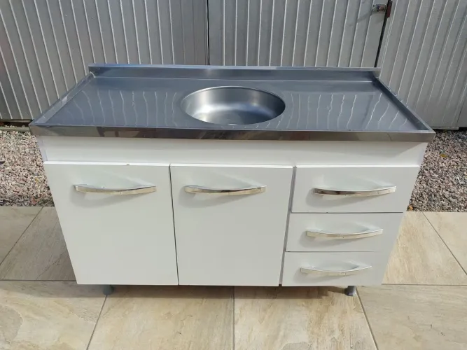 Vendo balcão com pia inox. Aceito cartão